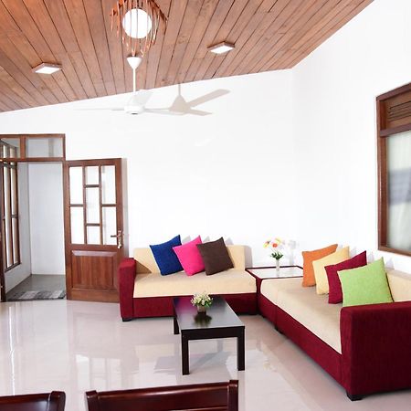 Saru Holiday Apartment - Upto 6 Guests 康提 外观 照片