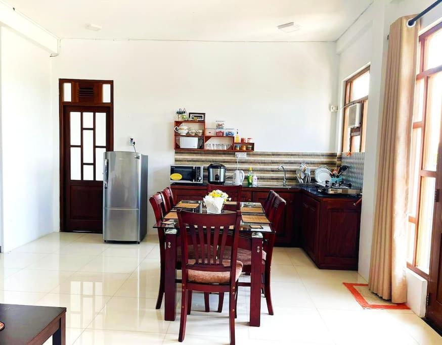Saru Holiday Apartment - Upto 6 Guests 康提 外观 照片