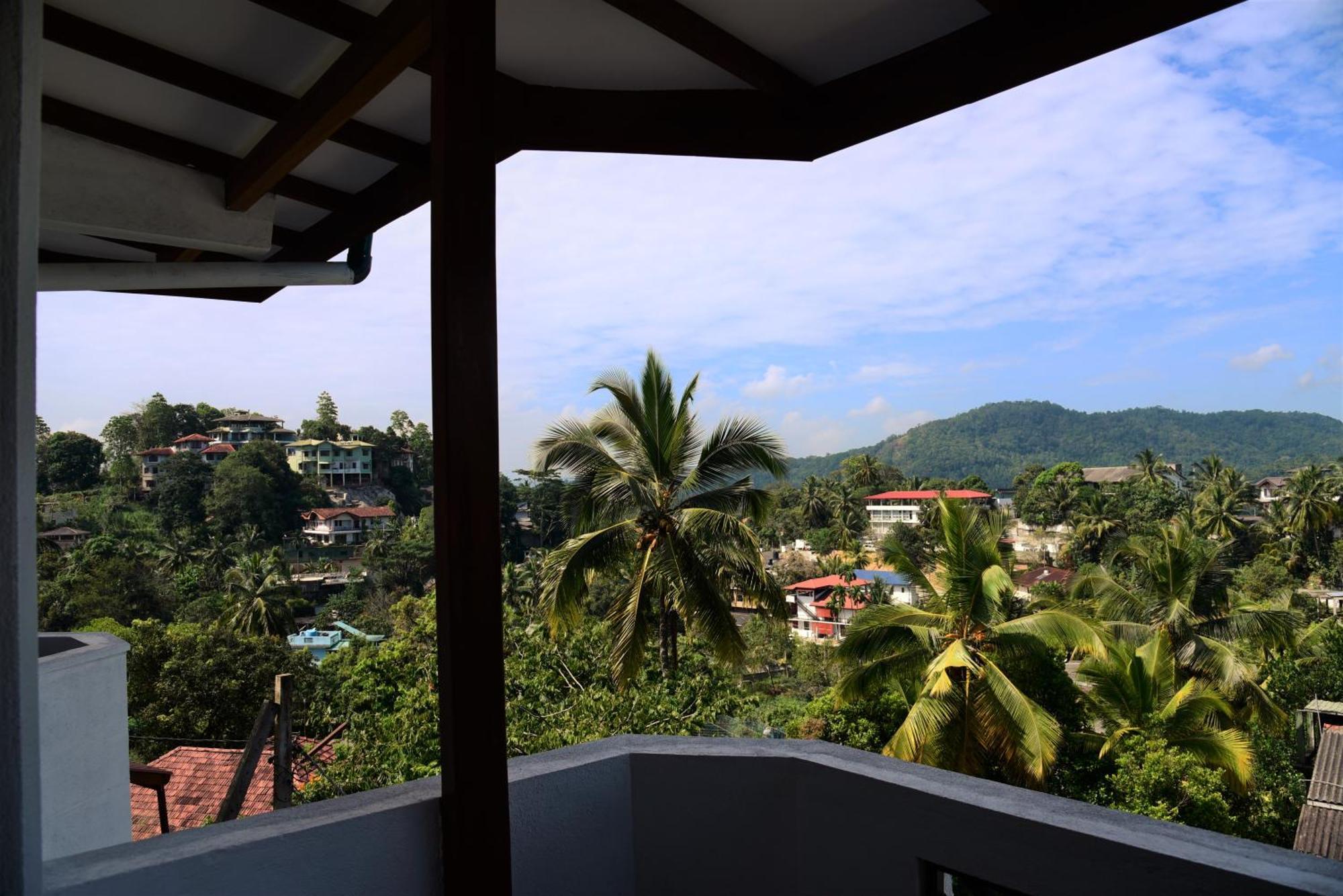 Saru Holiday Apartment - Upto 6 Guests 康提 外观 照片